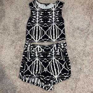 Express 2 piece set - like new condition!